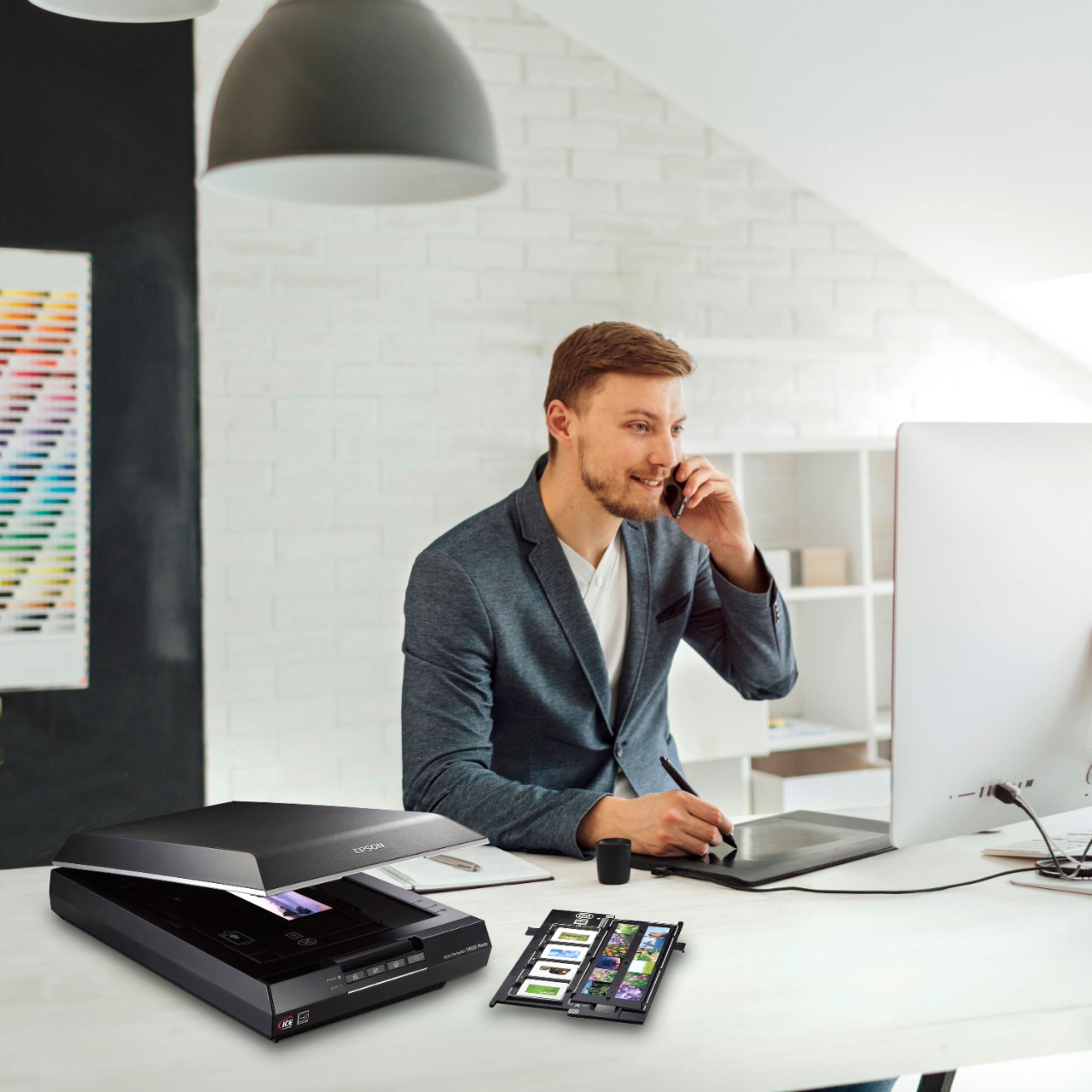 Epson - V600 Perfection Flatbed Scanner - Black - Alternate View 13