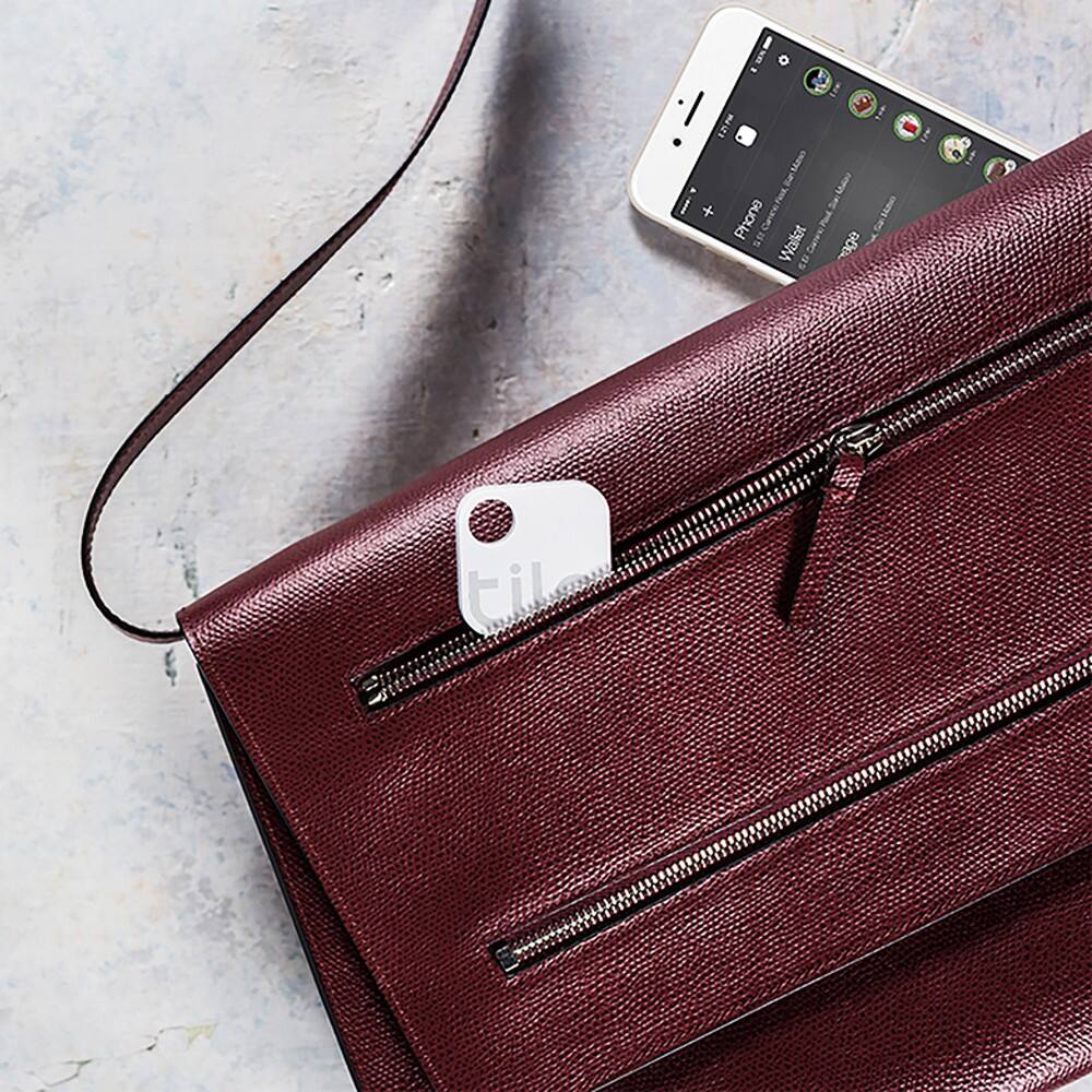 Bluetooth tracking fob