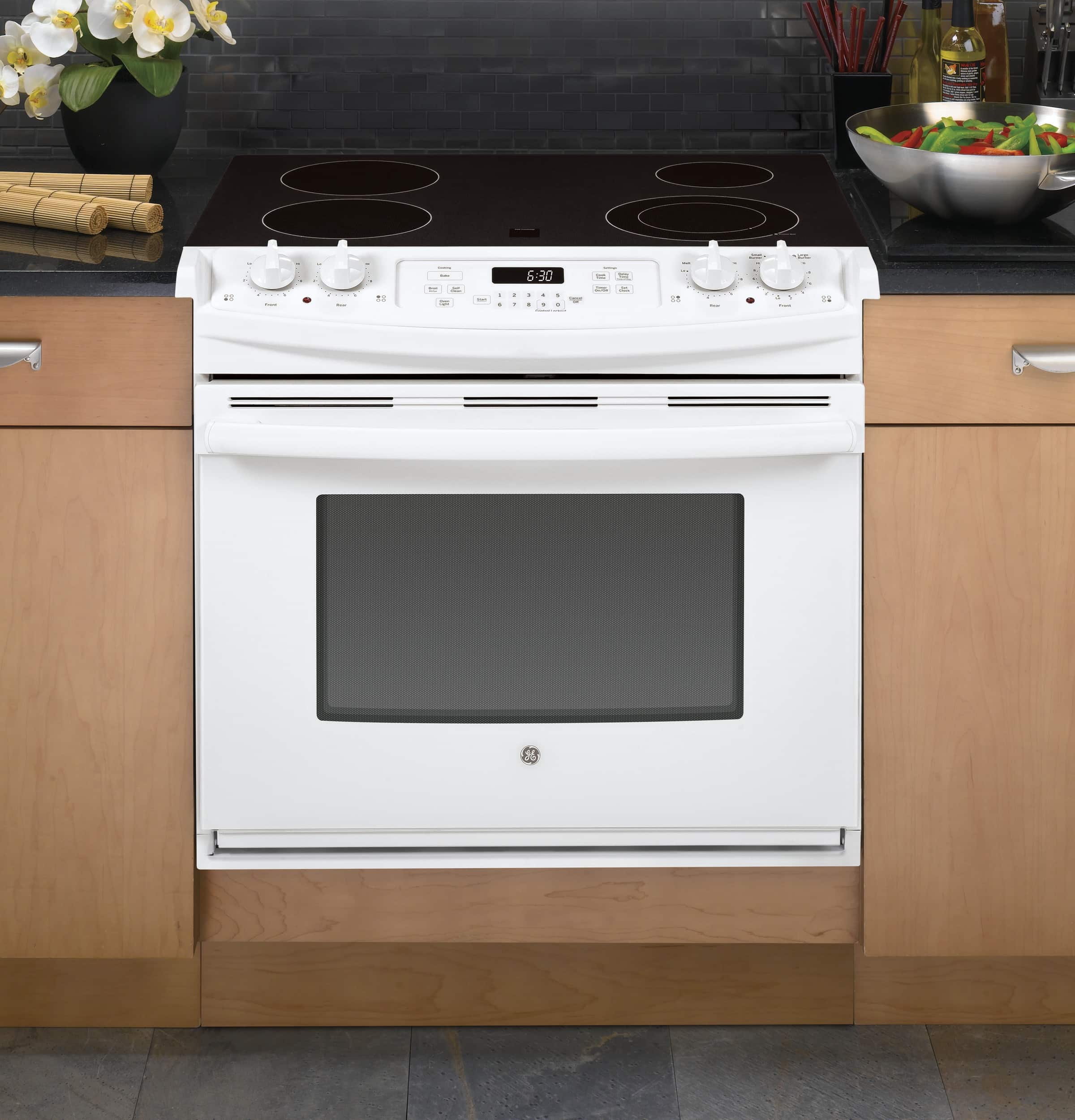 GE - 4.4 Cu. Ft. Self-Cleaning Drop-In Electric Range - White - Alt_View_Standard_19