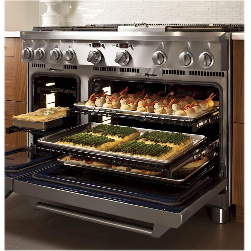 Monogram - 8.9 Cu. Ft. Self-Cleaning Freestanding Double Oven Gas Convection Range - Stainless steel - Alt_View_Standard_18