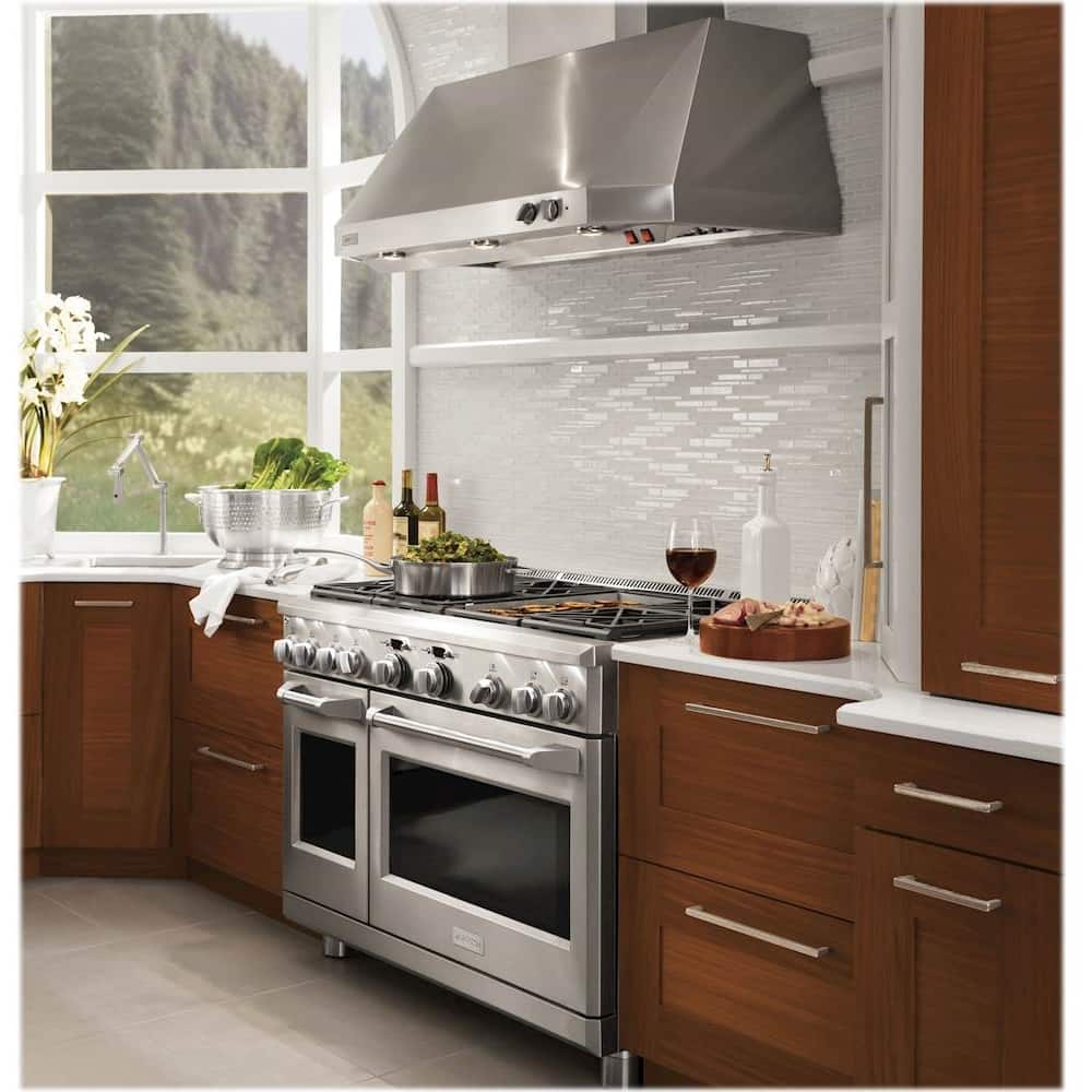 Monogram - 8.9 Cu. Ft. Self-Cleaning Freestanding Double Oven Gas Convection Range - Stainless steel - Alt_View_Standard_19