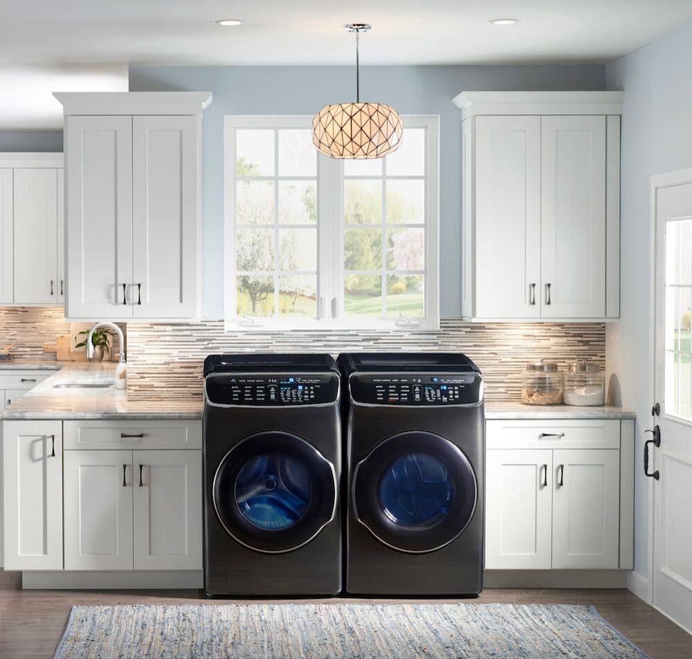 Samsung - 7.5 cu. ft. capacity 13-Cycle FlexDry Gas Dryer with MultiSteam - Fingerprint Resistant Black Stainless Steel - Alt_View_Standard_15