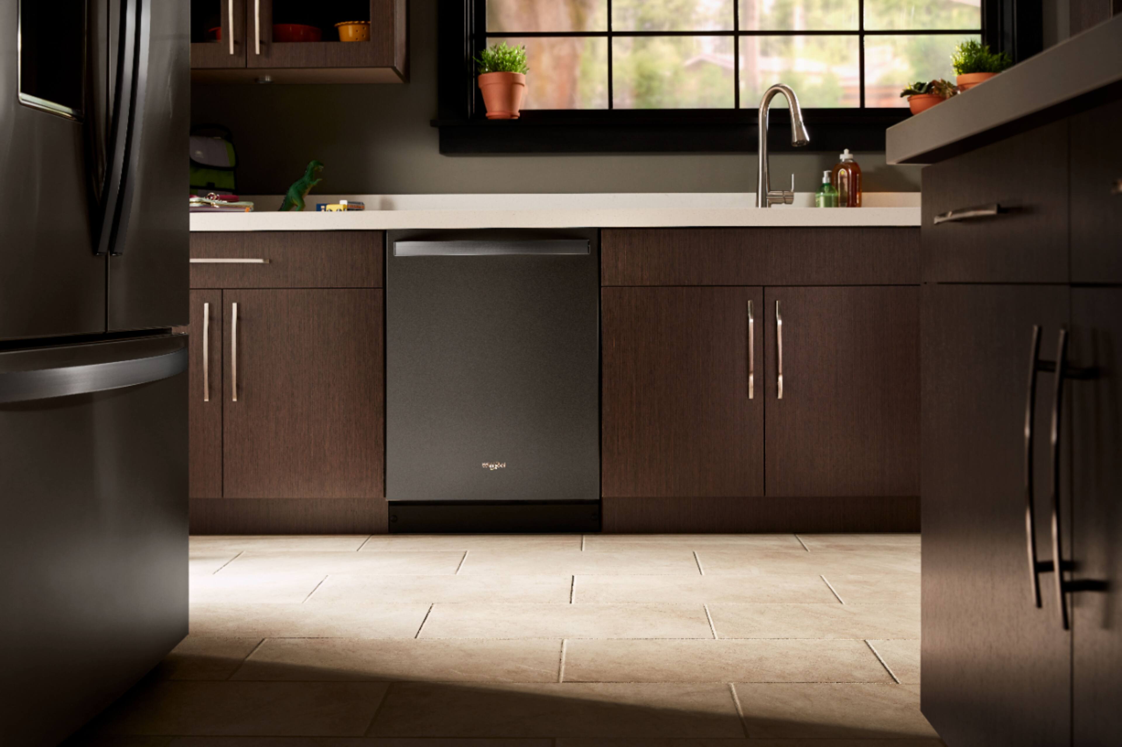 Whirlpool - 24" Built-In Dishwasher - Black stainless steel - Alt_View_Standard_17
