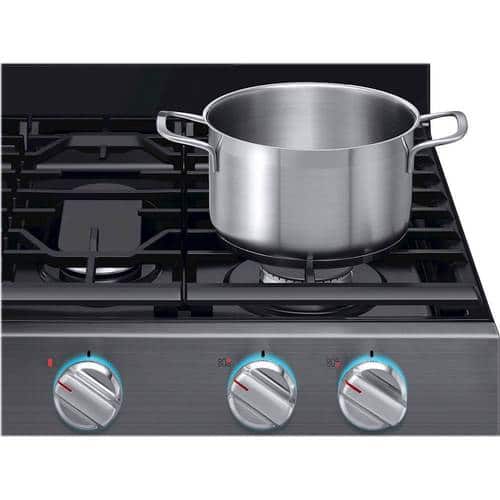 Samsung - 5.8 Cu. Ft. Self-cleaning Freestanding Gas Convection Range - Fingerprint Resistant Black Stainless Steel - Alt_View_Standard_18