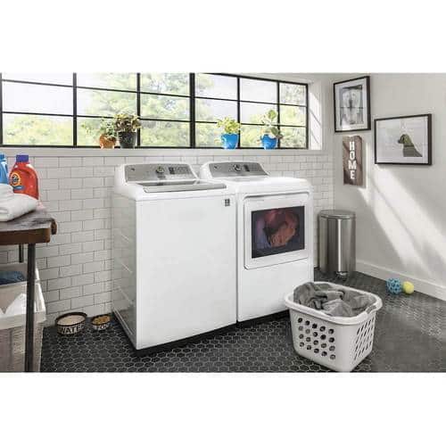 GE - 7.4 Cu. Ft. 14-Cycle Electric Dryer with Steam - White on White/Silver - Alt_View_Standard_19