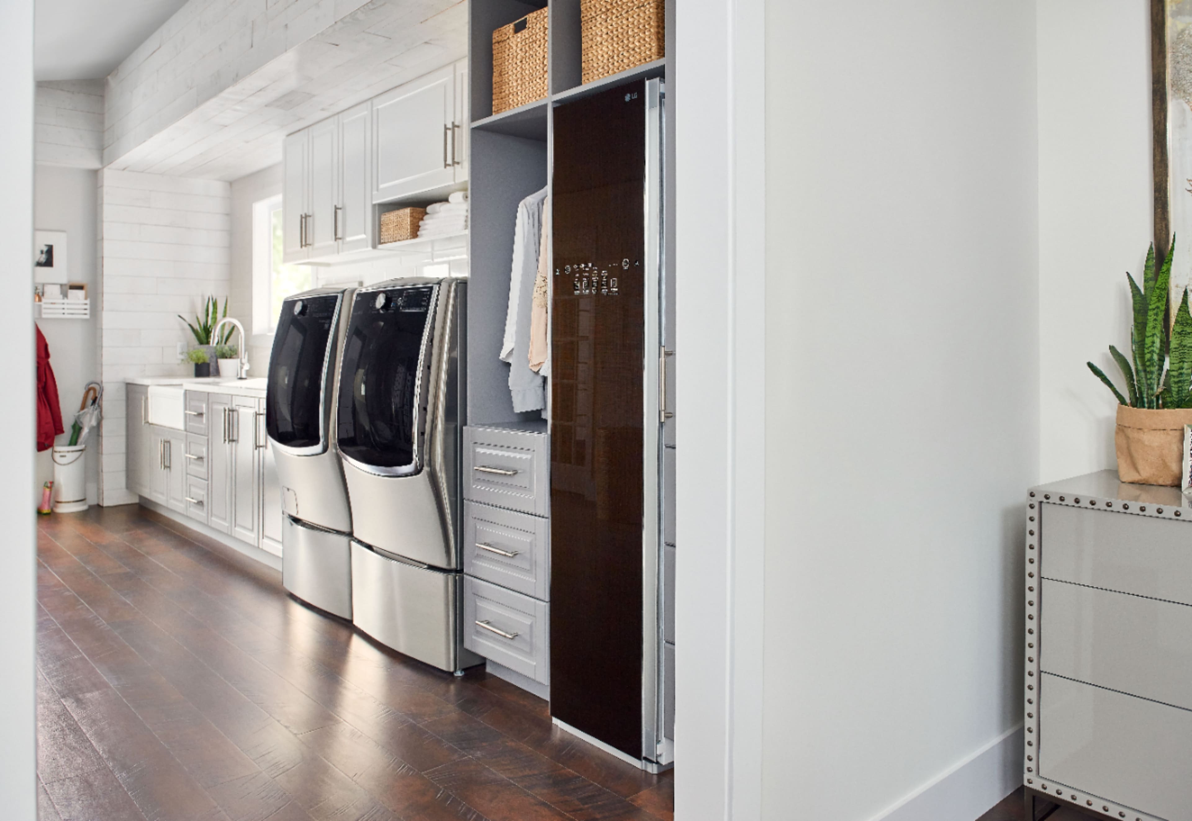 LG - Styler Steam Clothing Care System - Espresso Dark Brown - Alt_View_Standard_15