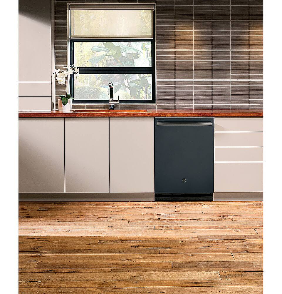 GE - 24" Top Control Tall Tub Built-In Dishwasher - Black Slate - Alt_View_Standard_2