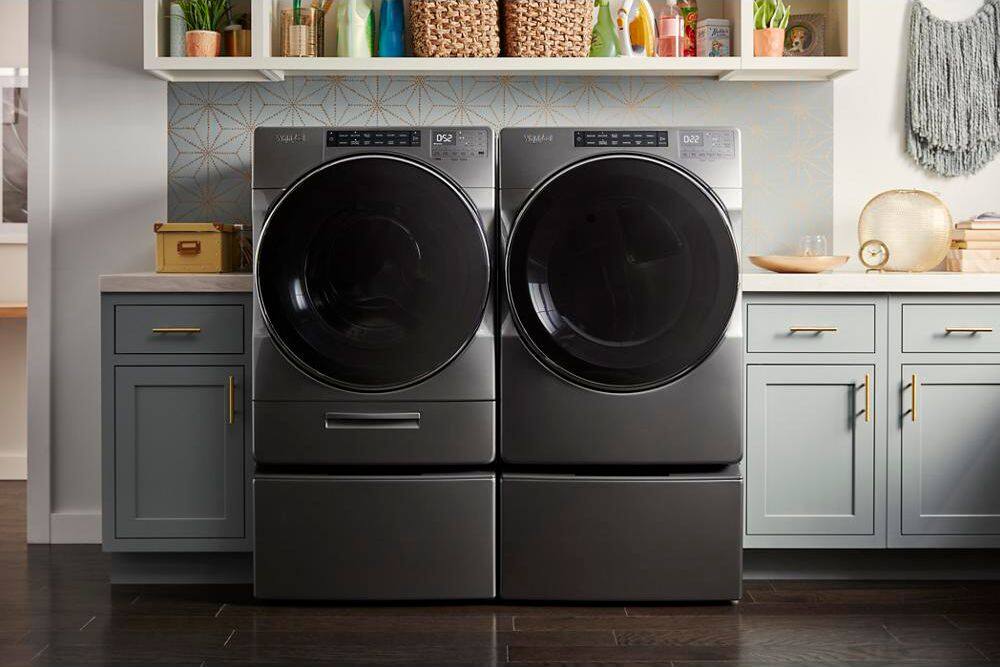 Whirlpool - Whirlpool - 4.5 Cu. Ft. 37-Cycle High-Efficiency Front-Loading Washer with Steam and Load & Go™ XL Dispenser - Chrome Shadow - Alt_View_Standard_18