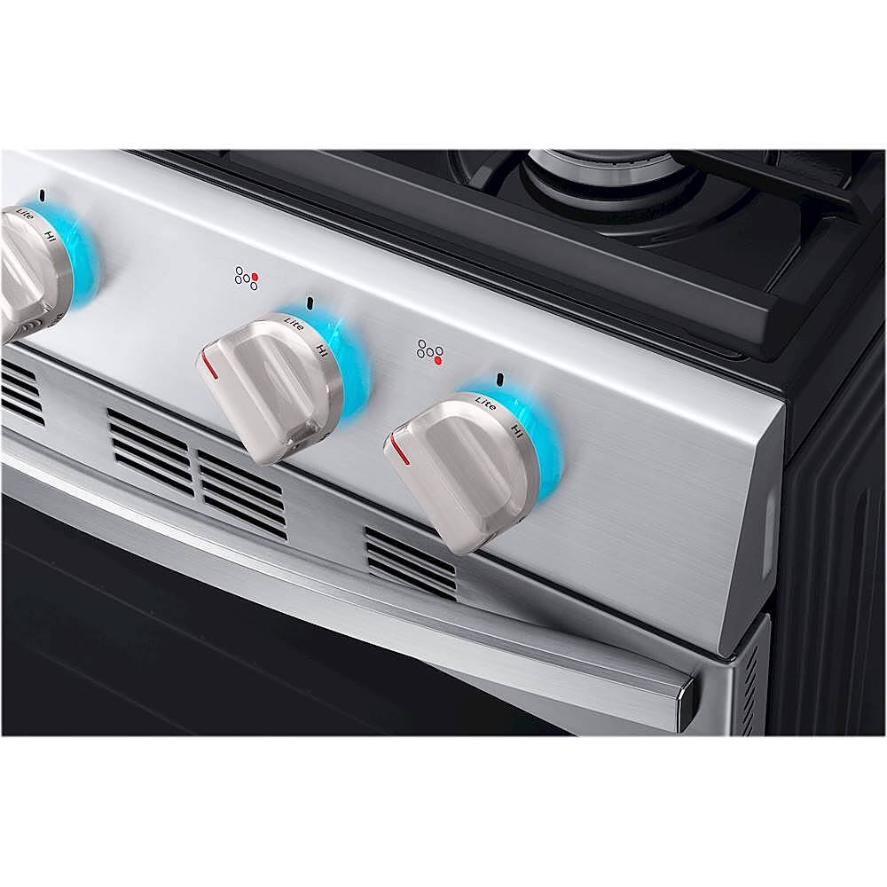 Samsung - 5.8 Cu. Ft. Self-Cleaning Freestanding Gas Convection Range - Stainless steel - Alt_View_Standard_16