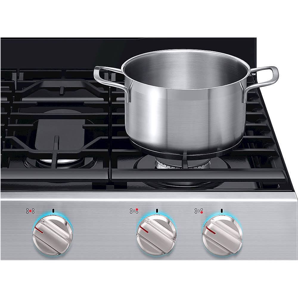 Samsung - 5.8 Cu. Ft. Self-Cleaning Freestanding Gas Convection Range - Stainless steel - Alt_View_Standard_17