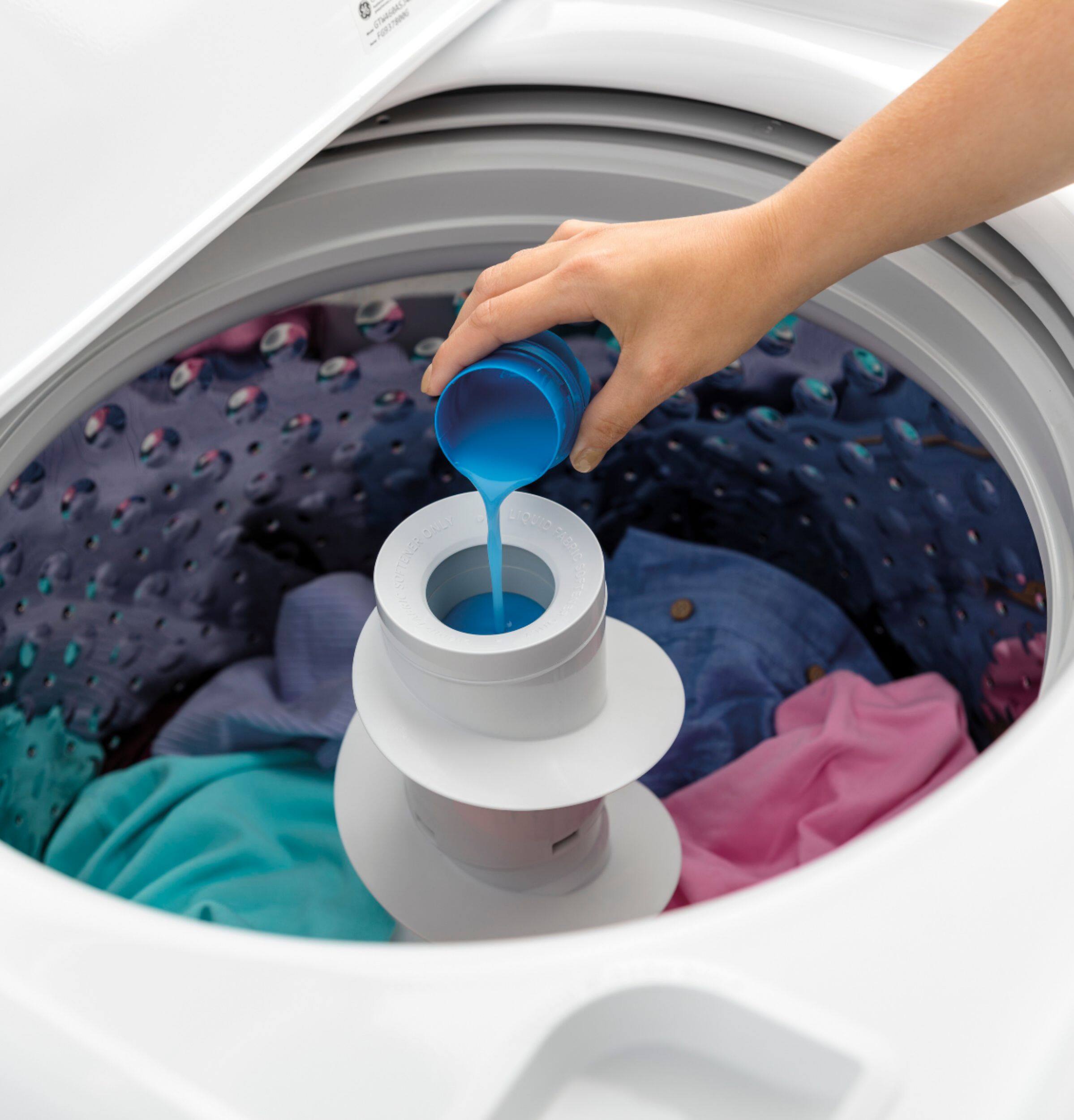GE - 4.5 Cu. Ft. 14-Cycle Top-Loading Washer - White On White - Alt_View_Standard_15