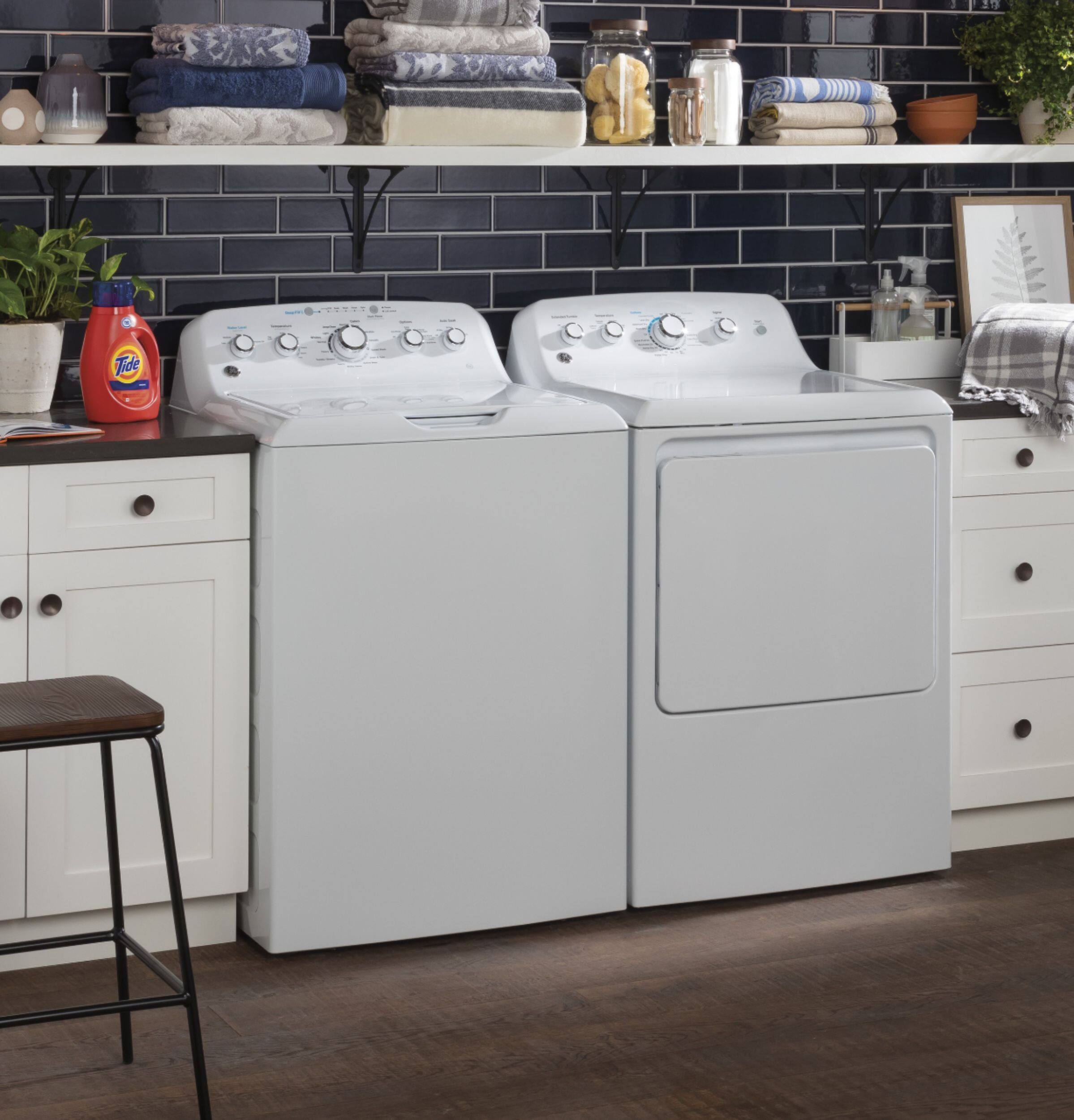 GE - 4.5 Cu. Ft. 14-Cycle Top-Loading Washer - White On White - Alt_View_Standard_19