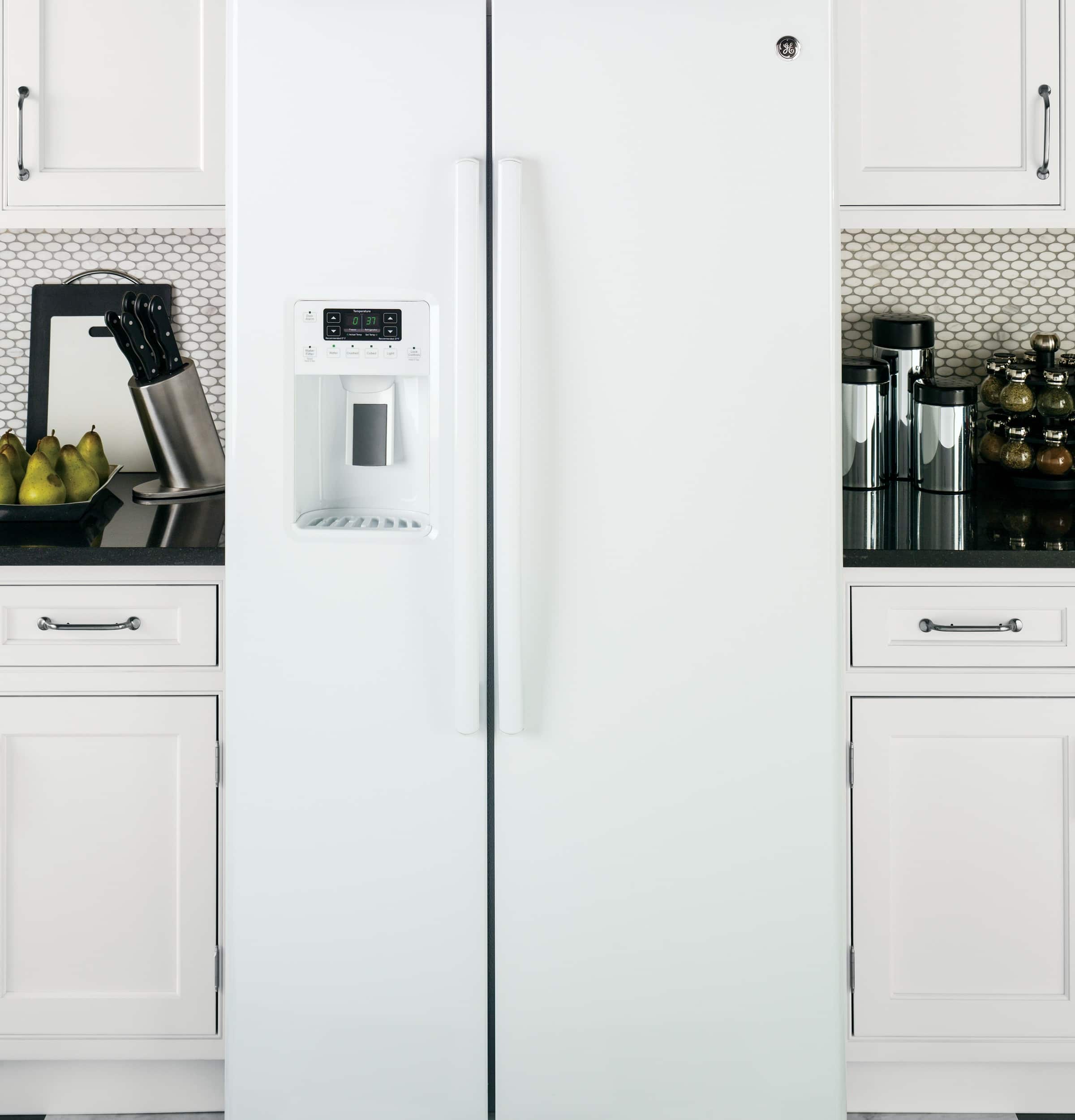 GE - 25.4 Cu. Ft. Side-by-Side Refrigerator - White - Alt_View_Standard_15