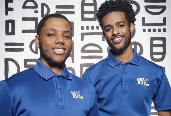 Best Buy store employees