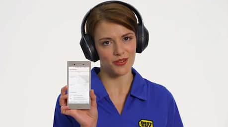 Best Buy associate, headphones