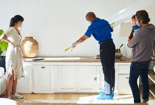 Home Expert with clients