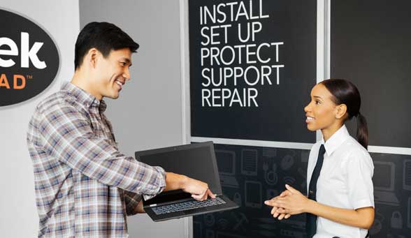 Geek Squad agent and customer