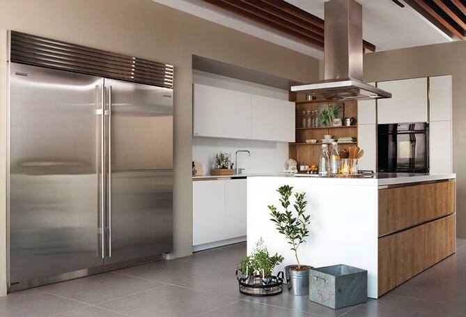 Luxury Sub-Zero Refrigeration: Pacific Sales - Best Buy