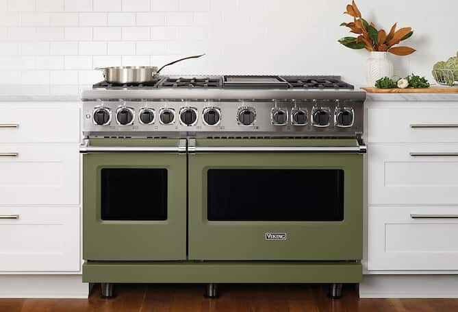 White Viking Range and Hood - Transitional - kitchen