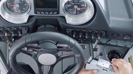 Boat dashboard and receiver