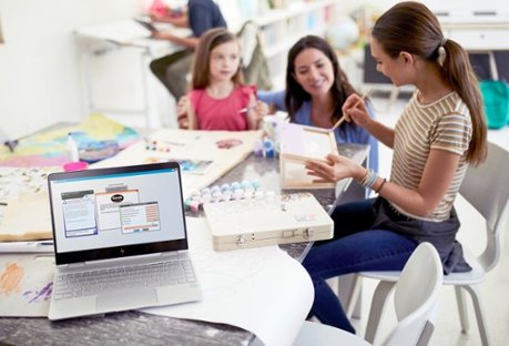 Clients with online chat.