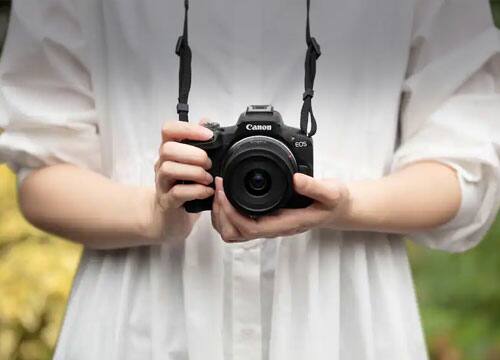 Man holding camera