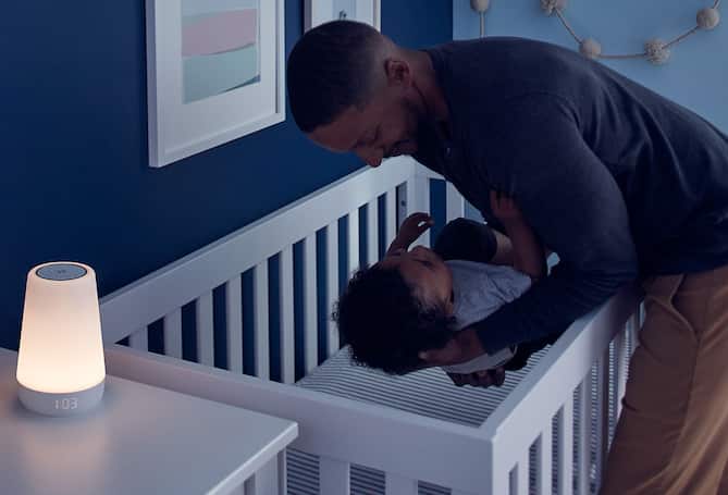 White noise machine with light