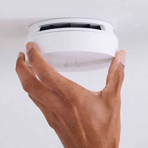 Smoke and carbon monoxide detector