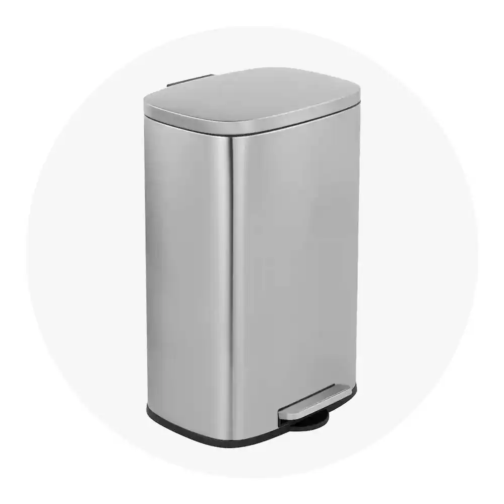 Step-on trash can