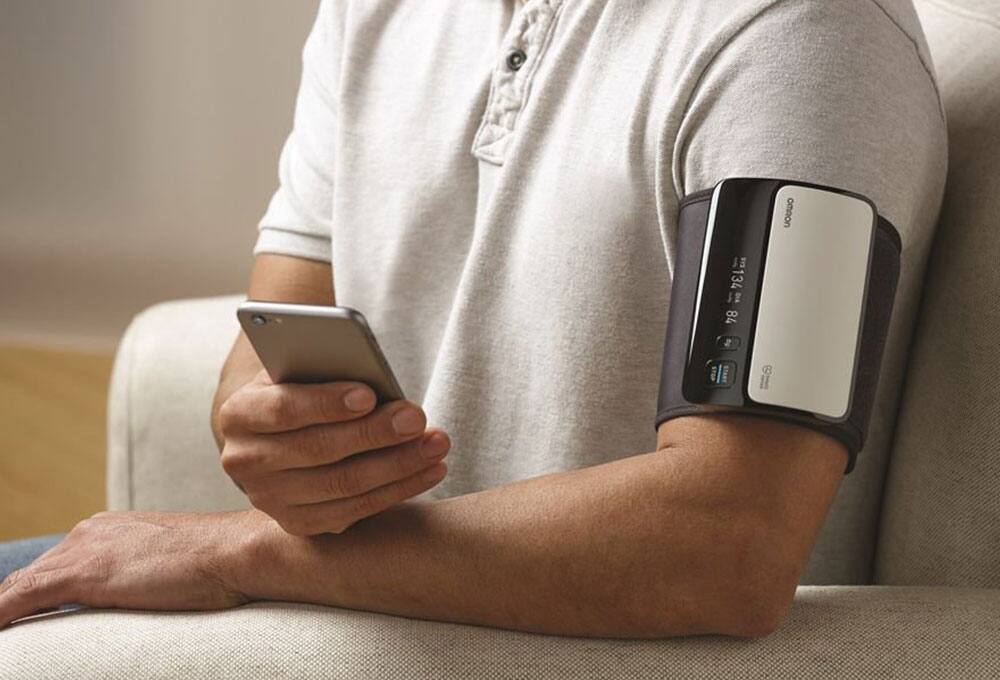 Blood pressure monitor 