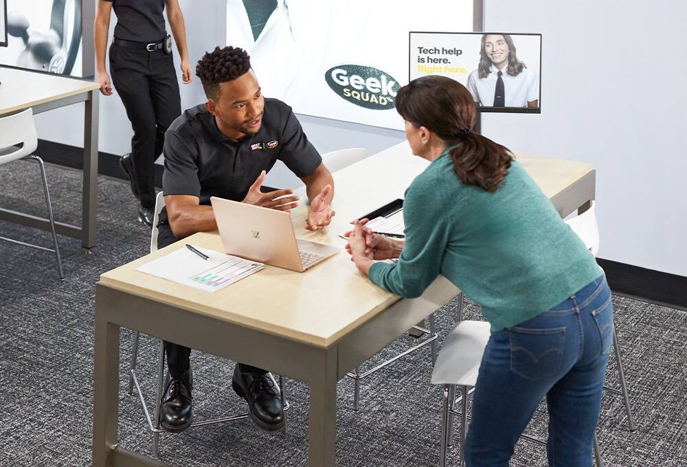 Geek Squad employees