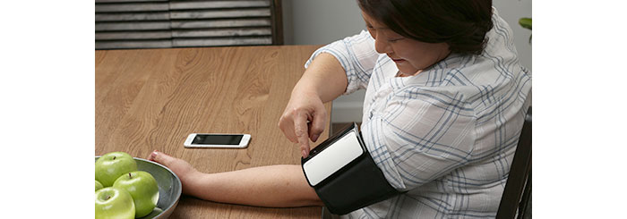 Apple stores now selling Qardio's smart blood pressure cuff