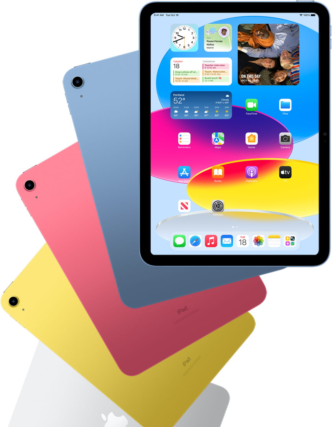 يعرض Ipad ذو الرؤية الأمامية الشاشة الرئيسية مع أجهزة Ipad الخلفية ذات اللون الأزرق والوردي والأصفر والفضي خلفه.
