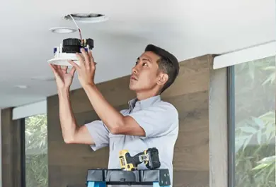 Geek Squad Agent installation a speaker