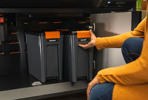 Grill pellet containers