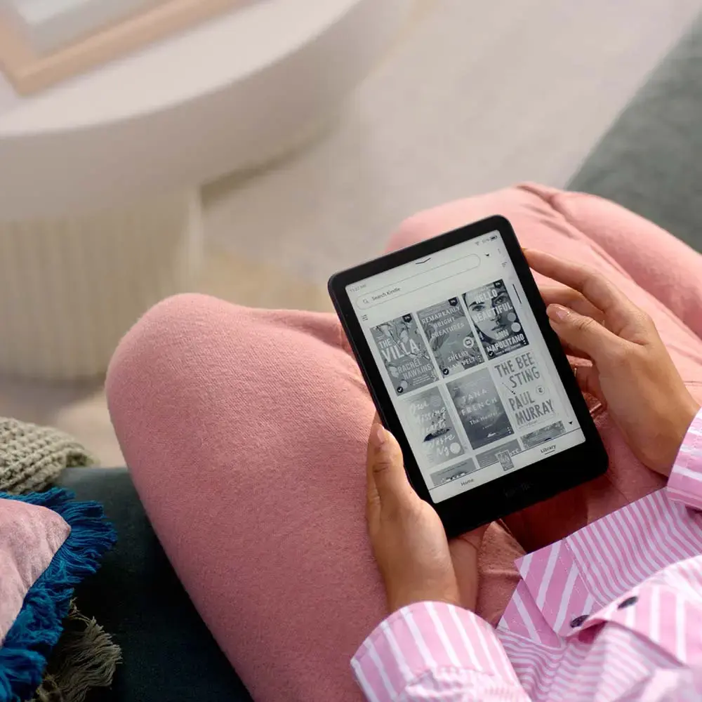 Person, e-reader