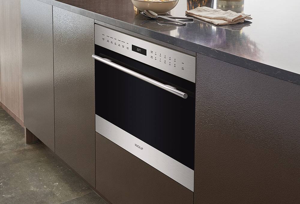 Range in kitchen cabinets