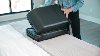 Nomatic Carry-On Classic 22 Spinning Suitcase