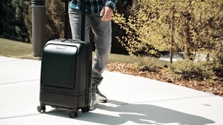 Nomatic Carry-On Classic 22 Spinning Suitcase