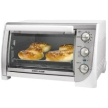 Best Buy: Black & Decker 4-Slice Toaster Oven Black TRO700B