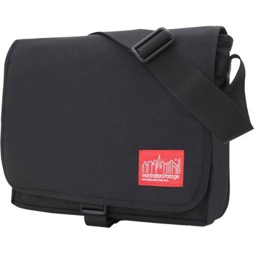 Front Standard. Manhattan Products - Deluxe Carrying Case for 13" Notebook - Black.