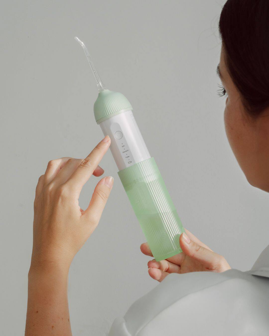 Back. Be Lucent - Water Flosser.