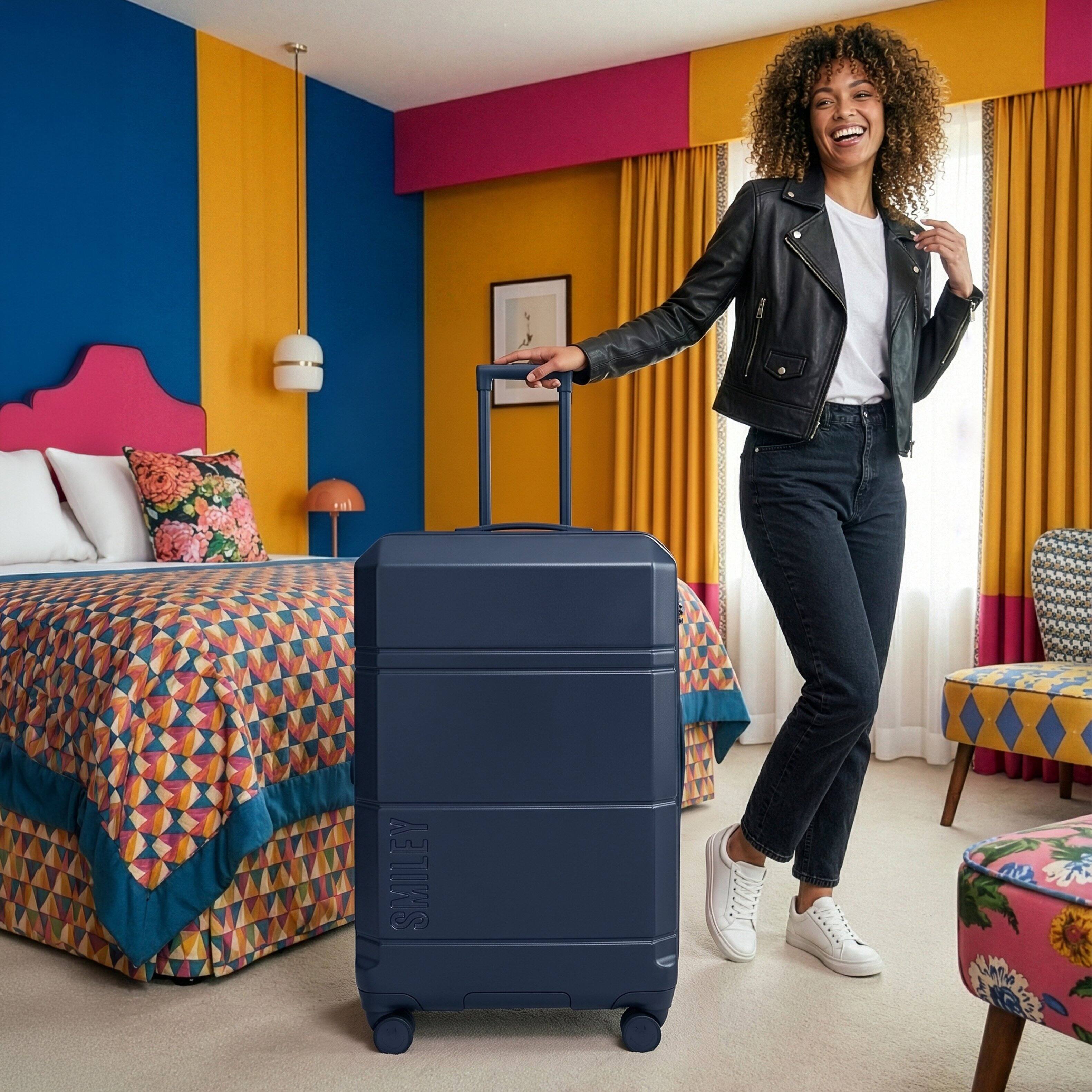 Angle. Smiley World - SMILEY Cheerful Cruiser 3-Piece Expandable Hardside Spinner Luggage Set | Navy - Navy.