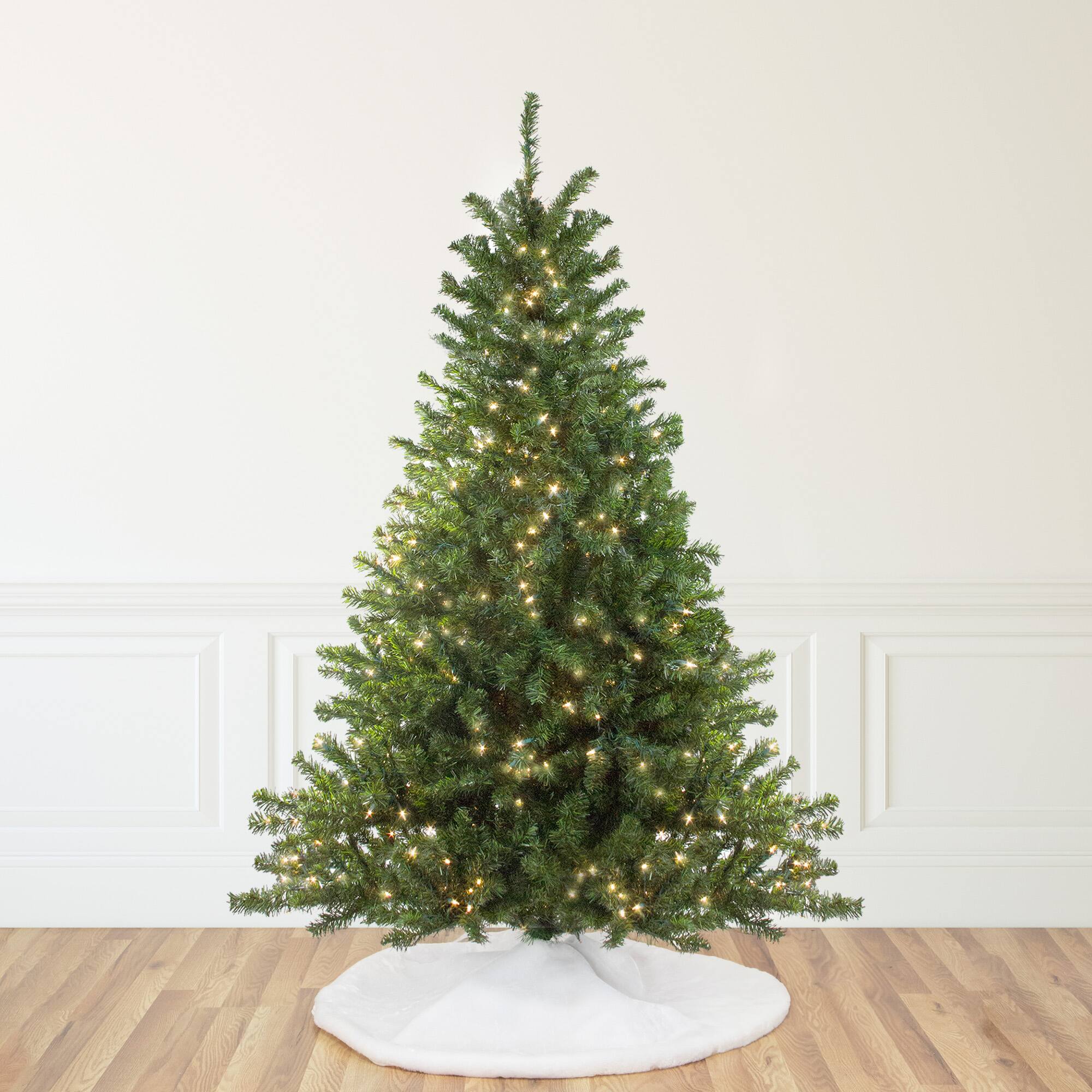 Northlight - Pre-Lit Medium Canadian Pine Artificial Christmas Tree - 10' - Clear Lights - Green
