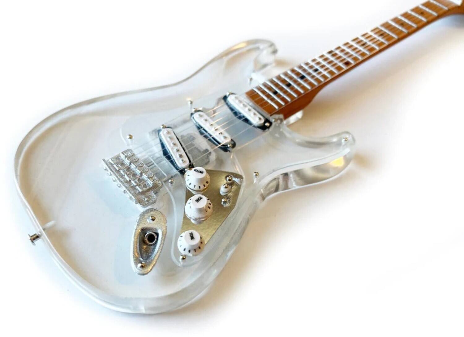 The text on the image is "KOUIME TONE."