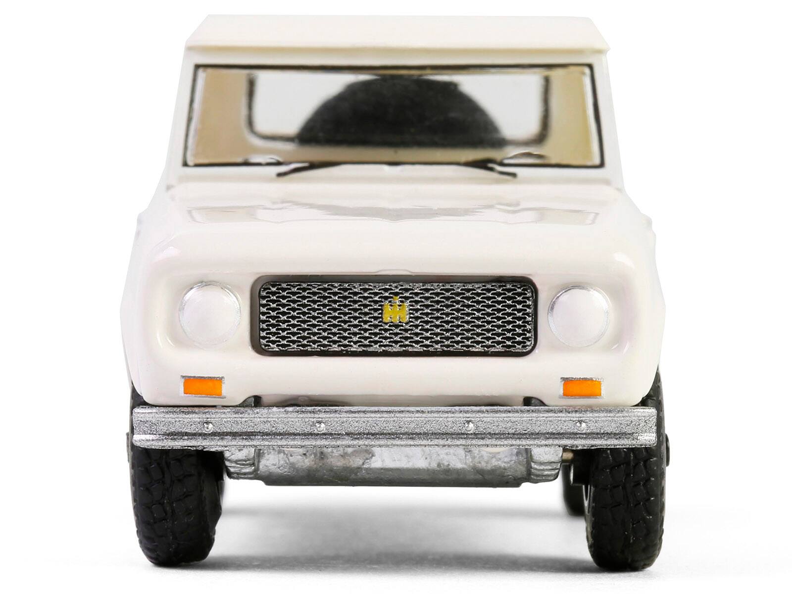 Back. Greenlight - 1964 Harvester Scout Half Cab Pickup Truck "California Highway Patrol" Beige "Hot Pursuit" Series 46 1/64 - Beige.