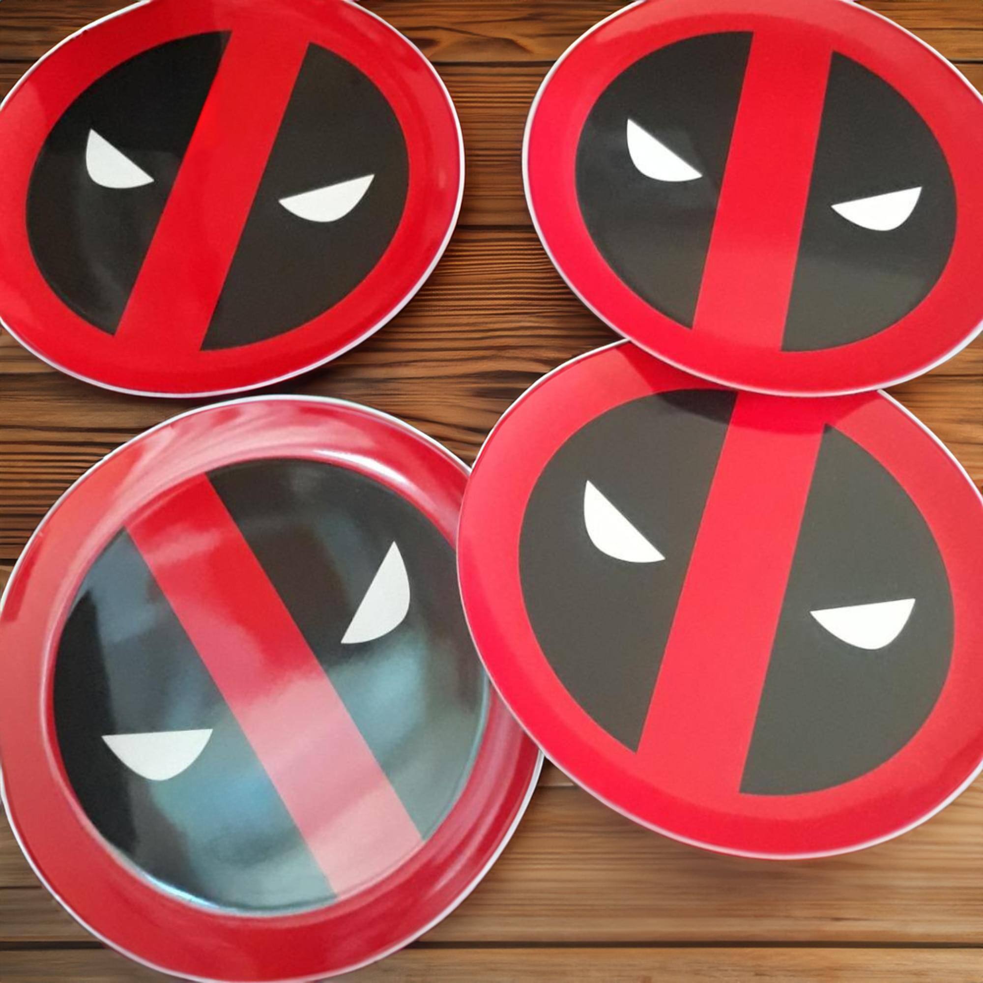 Alt View 1. Marvel - Marvel Dead Pool Round Plate 4-Piece Set - Red.