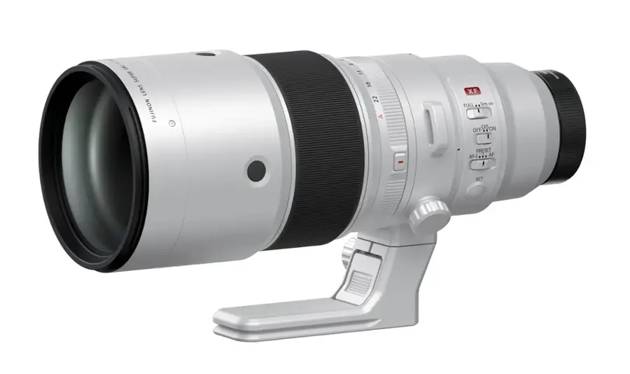 The image features a Fujinon 283 Super Lens, which is a large camera lens. The lens is mounted on a camera and has a zoom range of 11-16-22. The lens is equipped with an OIS (Optical Image Stabilizer) feature, which helps to reduce camera shake and improve image quality. The lens also has a preset AF-L, which allows for quick and easy autofocus adjustments. The lens is designed to be used with a full-frame camera, and it has a minimum focus distance of 0.5 meters.