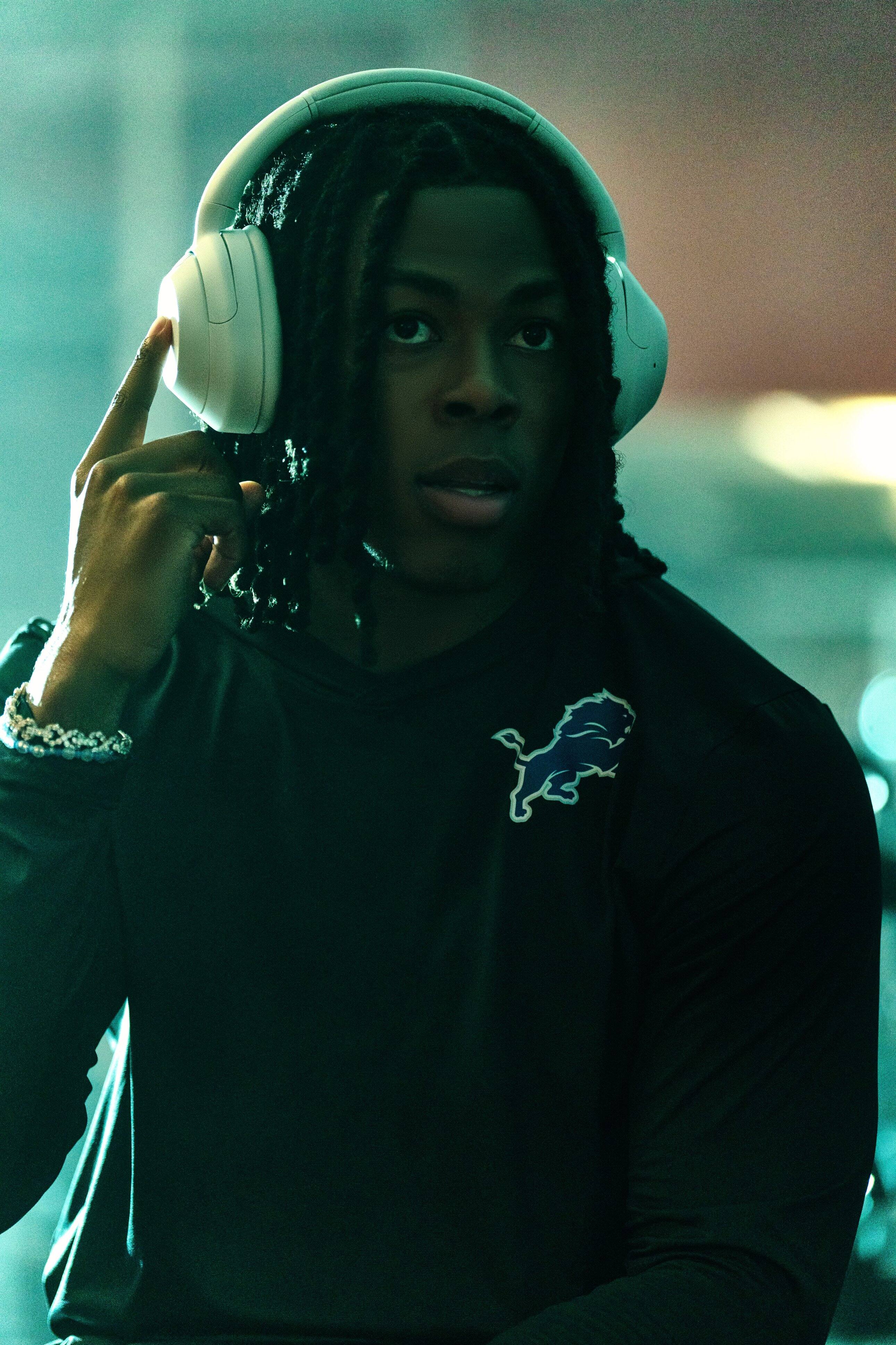 Alt View 13. Sony - ULT WEAR Wireless Noise Canceling Headphones - Black.