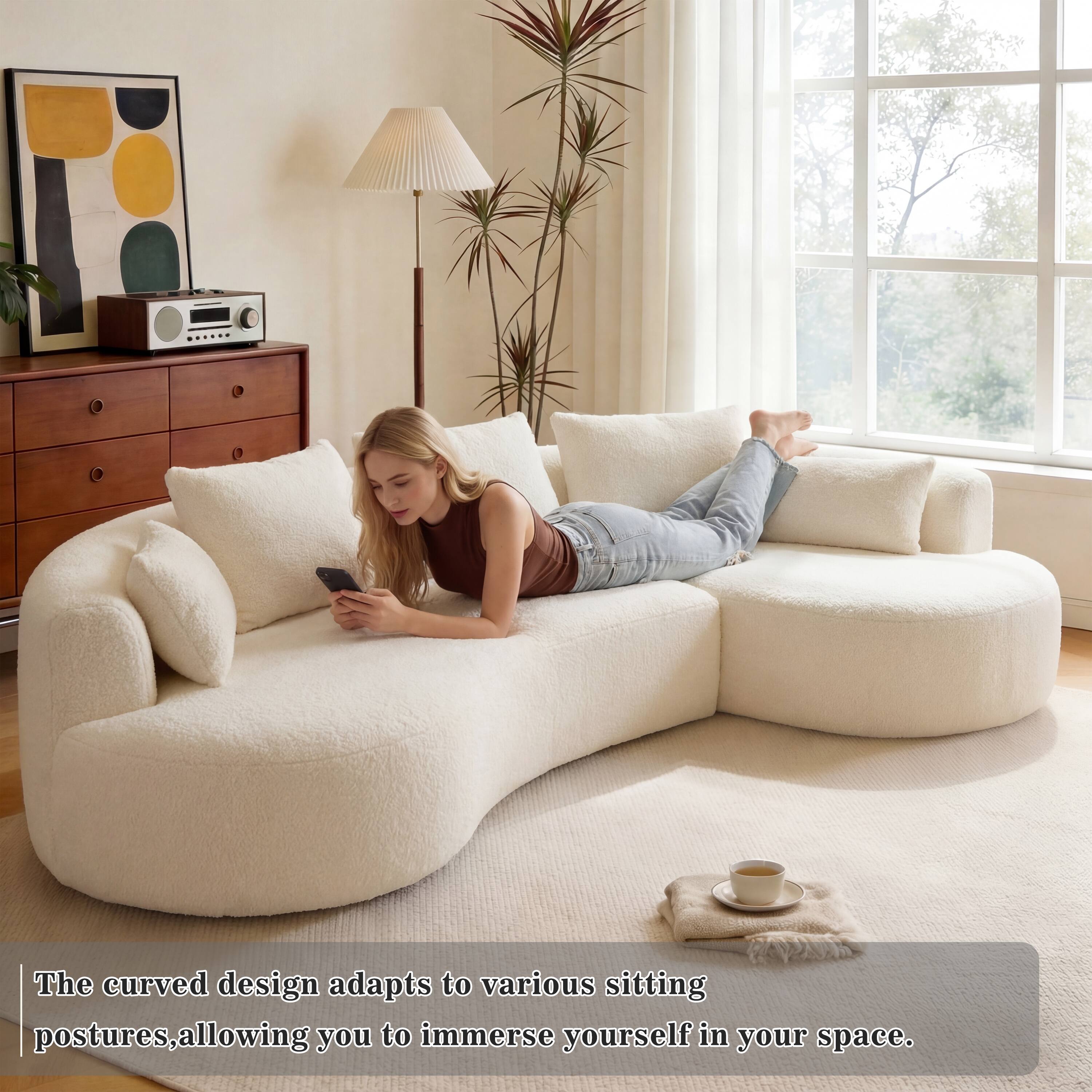 The curved design adapts to various sitting postures, allowing you to immerse yourself in your space.